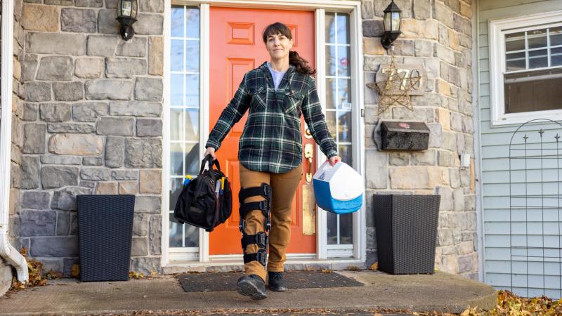 A worker returns back to work after a workplace injury.